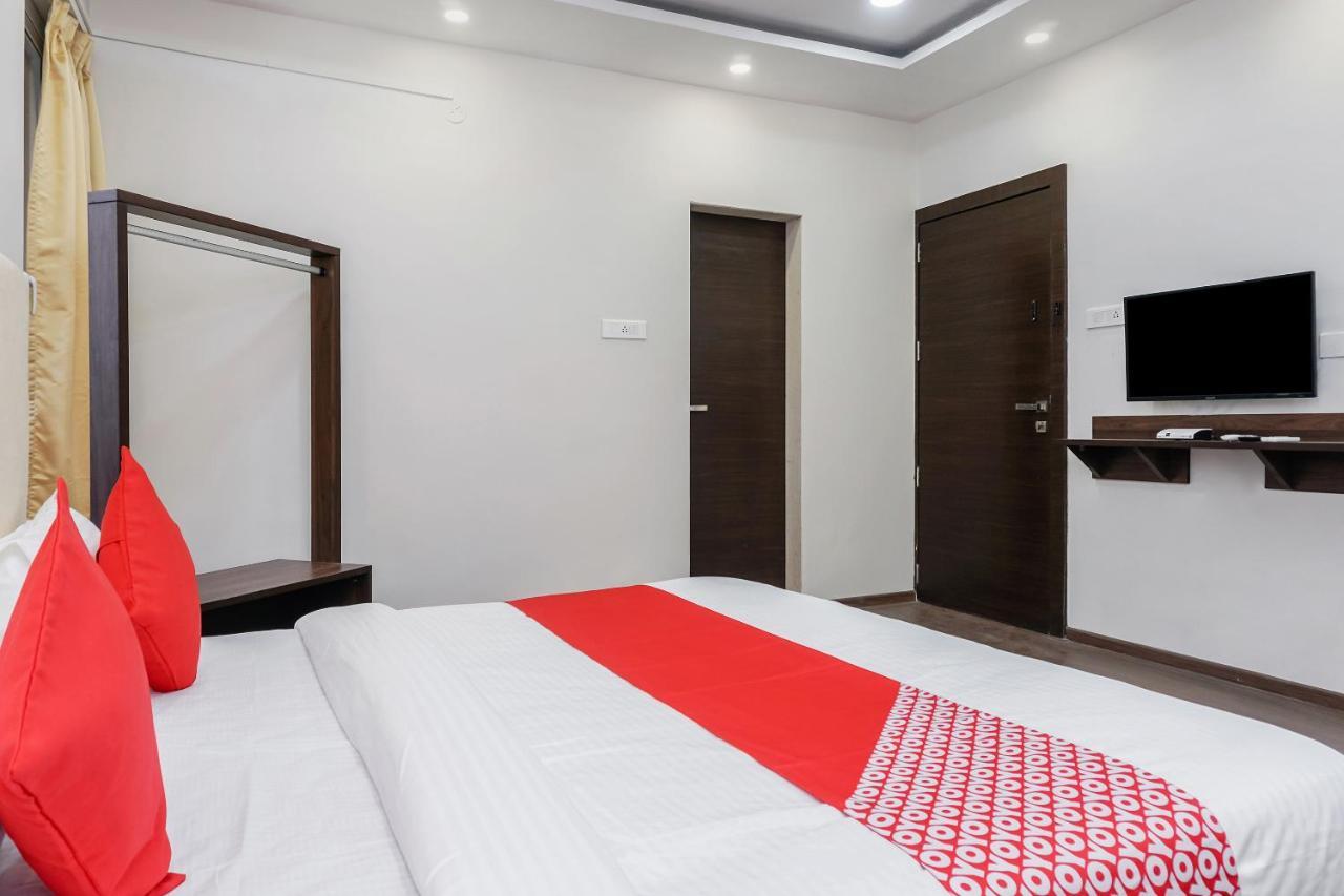 Oyo 16832 Hotel I Suite 2 Mangvadi ภายนอก รูปภาพ