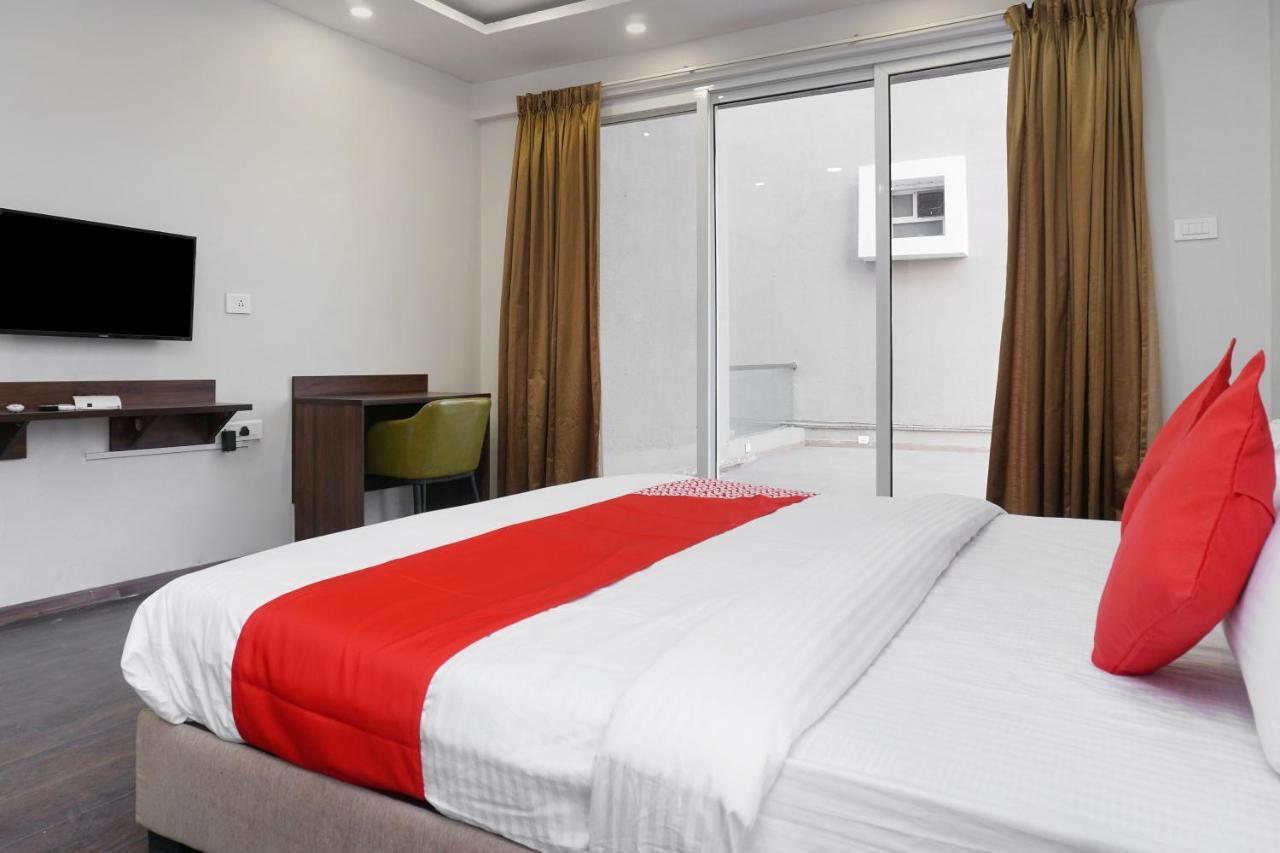 Oyo 16832 Hotel I Suite 2 Mangvadi ภายนอก รูปภาพ