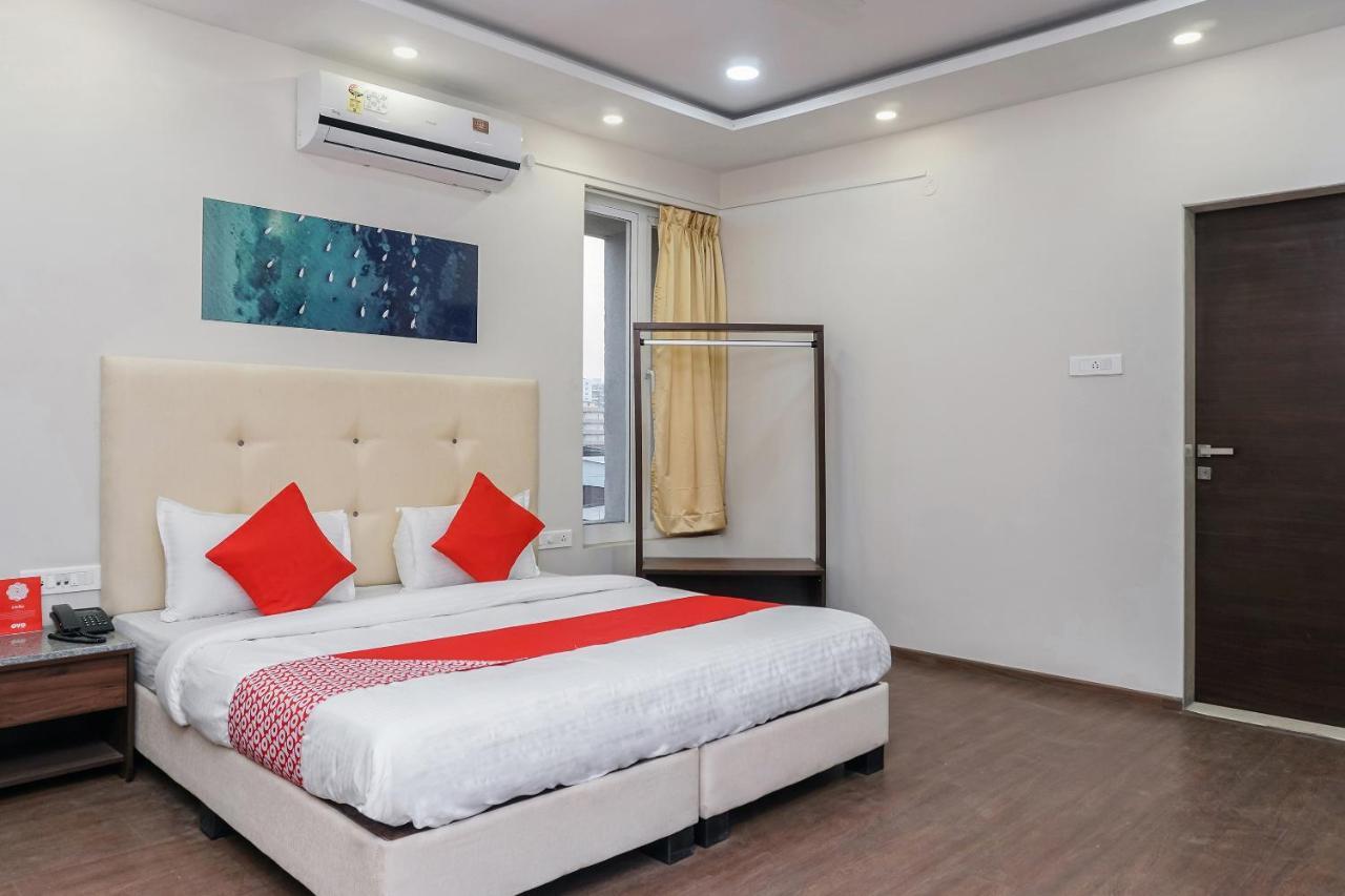 Oyo 16832 Hotel I Suite 2 Mangvadi ภายนอก รูปภาพ