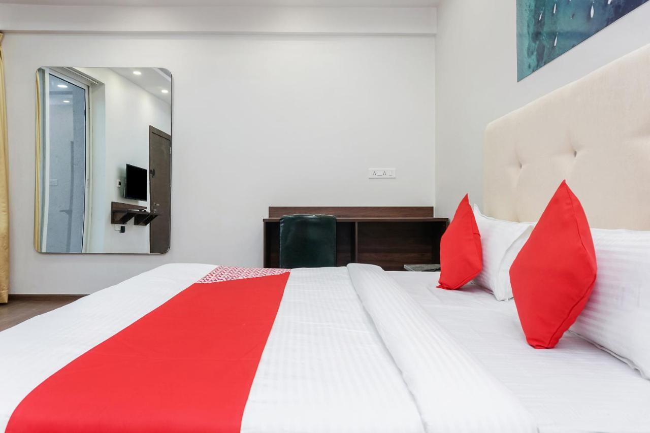 Oyo 16832 Hotel I Suite 2 Mangvadi ภายนอก รูปภาพ