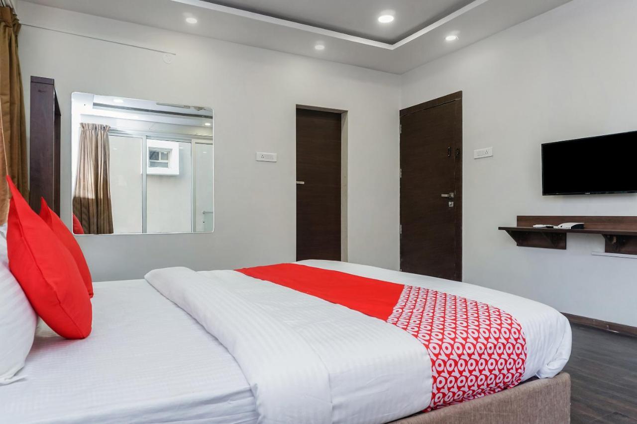 Oyo 16832 Hotel I Suite 2 Mangvadi ภายนอก รูปภาพ