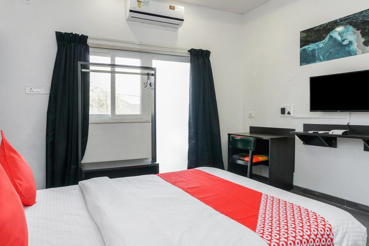 Oyo 16832 Hotel I Suite 2 Mangvadi ภายนอก รูปภาพ
